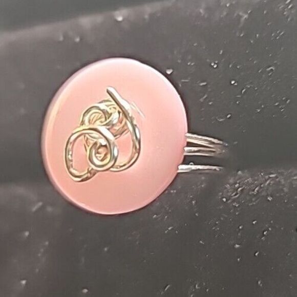 NEW Handmade Artisian Wire Wrap Style Ring Pink  Silvertone Size 8 - Picture 1 of 5